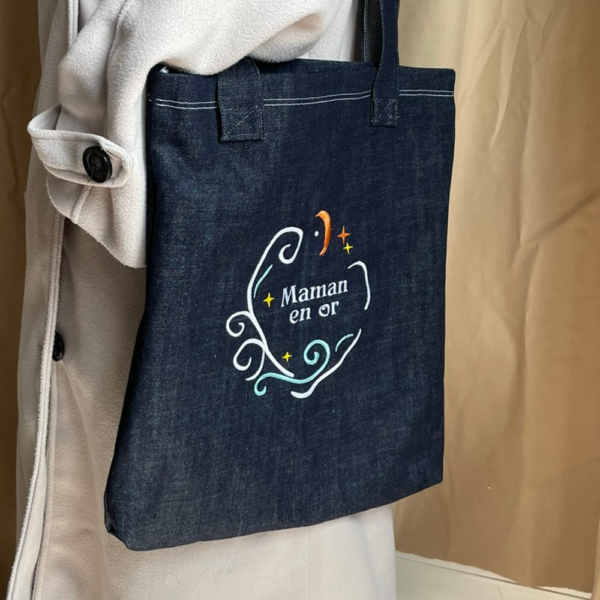 Tote Bag en Jean – Broderie “Maman en or” – Image 5