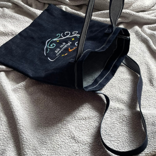 Tote Bag en Jean – Broderie “Maman en or” – Image 3